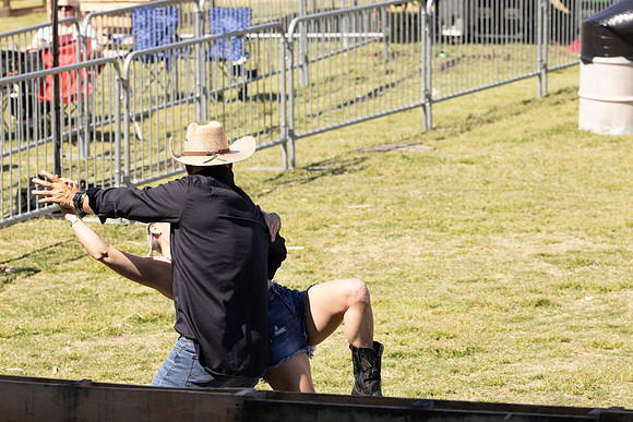 Wake the Lake Crowd053