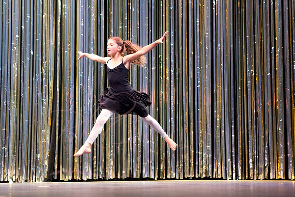 Petit, Danika