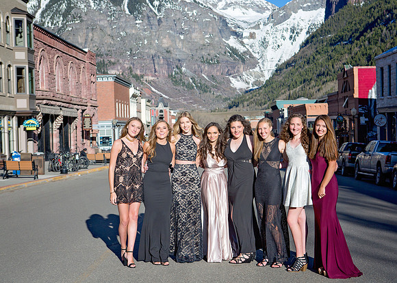 2017 042217 Prom 007