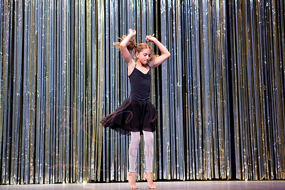 Petit, Danika